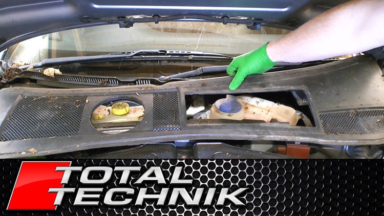 How to Remove Scuttle Tray Panel (Engine Cover) - Audi A6 S6 RS6 - C5 - 1997-2005